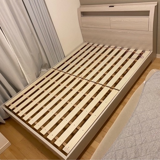 早めの引き取り希望 ニトリダブルベッドフレームのみ