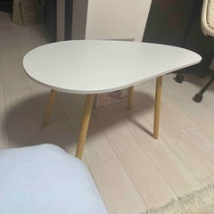 小さなテーブル
