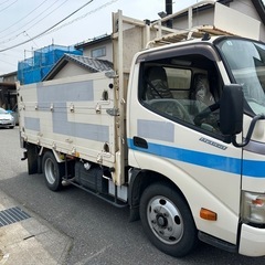 日野　トラックの画像