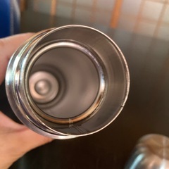 【新品未使用】ステンレスボトル　500ml 水筒　保温・保冷　カバー付き　シンプルの画像