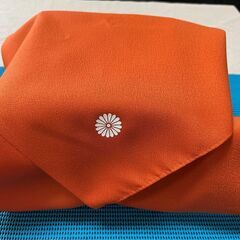 叙勲記念品菓子用化粧箱＋風呂敷 a set of boxes and wrapping cloth with chrysanthemum crestの画像