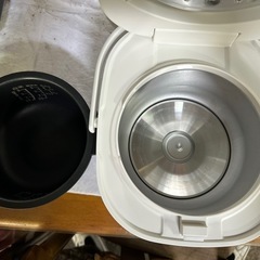 SHARP マイコンジャー炊飯器 KS-CF05C-Wの画像