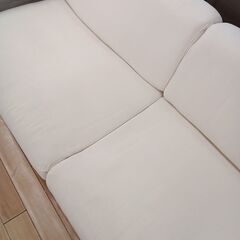 値下げしました!!★ジモティ割あり★  3人掛けソファ オフホワイト H52×D72×W195 クリーニング済み TK5260の画像