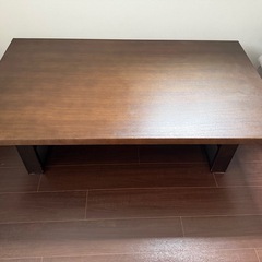 木製リビングロールテーブルの画像