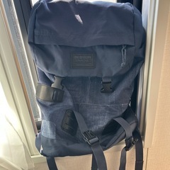 BURTON紺色リュックの画像