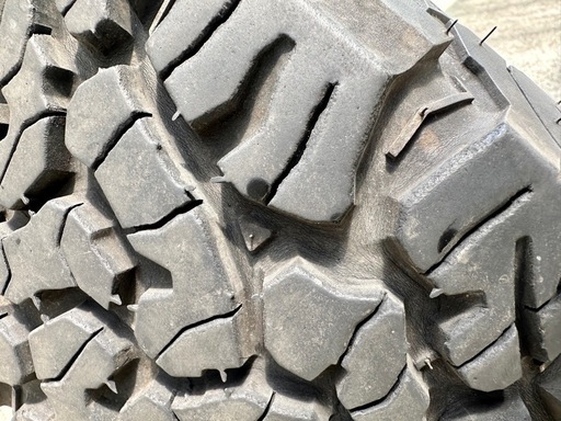【取引中】
BF Goodrich All-Terrain KO2 タイヤのみ4本 