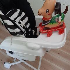 美品！カトージスイングチェア(テーブル付)、おもちゃのセット
