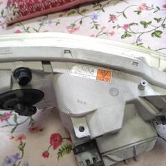 タントカスタムヘッドライト右側の画像