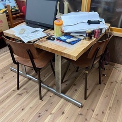 椅子　テーブル　