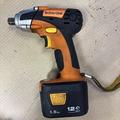 パワフルインパクトレンチ ／電動インパクトレンチ／TechnoGear／TGIC100-13 ／バッテリー×2／充電器付／取扱説明書付 パワフルインパクトレンチ ／電動インパクトレンチ／TechnoGear
