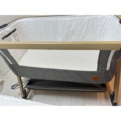 美品　ベビーベット　HZDMJ　　折りたたみ　キャスター付き