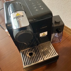 ネスプレッソ　コーヒーメーカー