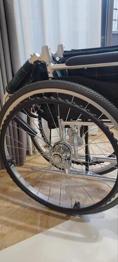 自走折りたたみ車椅子