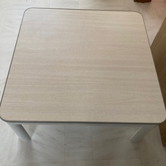 テーブル