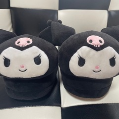 お話し中です(๑˃̵ᴗ˂̵)クロミちゃん💀スリッパ♡ルームシューズ