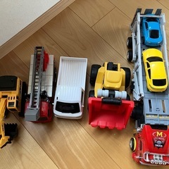 音がならない乗りものの画像