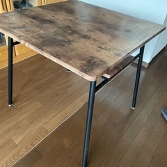 ダイニングテーブル