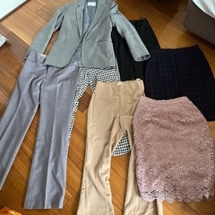 オフィスカジュアル　服
