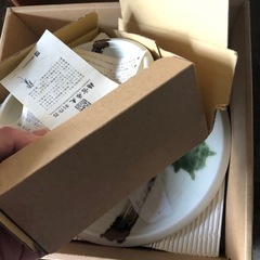 新品のお皿セットの画像
