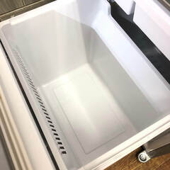 ss7544　アクア 冷蔵庫 126L AQR-13H(S) ブラッシュシルバー 2ドア AQUA 冷凍冷蔵庫 右開き 単身向け 一人暮らし コンパクト スリム 耐熱トップテーブル 冷蔵庫 中古の画像