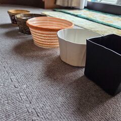 アレンジメント用カゴ&プラスチック器　５点　100円の画像