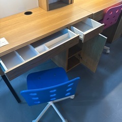 デスクセット　IKEA チェア付きの画像