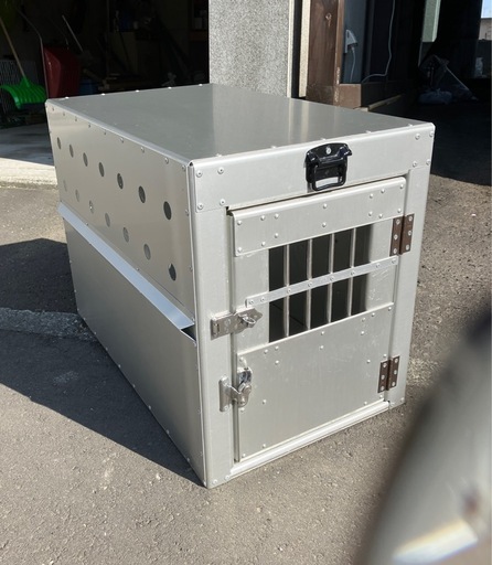 アルミ製輸送犬舎(ドッグケージ) 輸送用犬舎 （アルミ製） No.4 ［47×78×60cmH］ : サンセイ