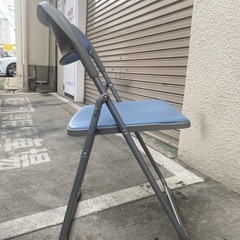 A542♠️オカムラ オリタタミイス ブルー「8166ZZ P652」折りたたみイスの画像