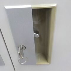 PLUS A4対応書庫シリーズ SS-304A カギ付き オフィスキャビネット 収納家具 オフィース家具 西岡店の画像