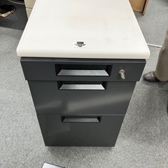オフィスキャビ綺麗め