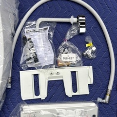 ウォシュレット新古品(※LIXILなので商品名はシャワー便座ですが)の画像