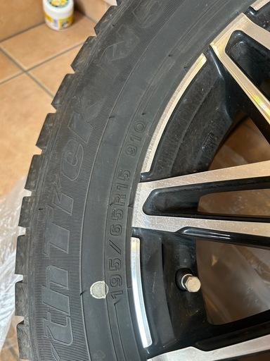 スタッドレスタイヤ