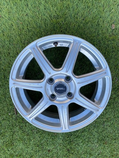 15インチアルミホイール