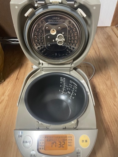 美品 圧力IHジャー炊飯器