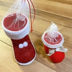 サンタクロースのぬいぐるみと飾りセットの画像