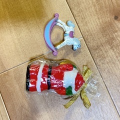 サンタクロースのぬいぐるみと飾りセットの画像