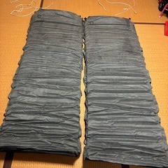 エアーマット　2個セット　連結可能　車中泊等に
