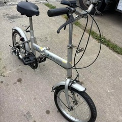 折りたたみ自転車の画像
