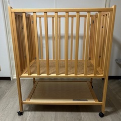 木製ベビーベッド