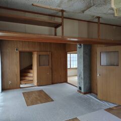 北海道北見市にある2階建てと平屋の2棟、セット売りします − 北海道