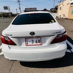 LEXUS LS600H ハイブリッドの画像