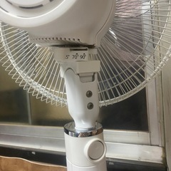 2019年製 扇風機 日立 HEF-130Rの画像