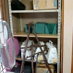 スチールラック　1段だけ棚板が木