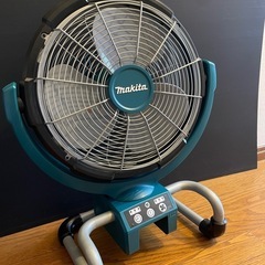 ★マキタ 扇風機 CF300D 充電式扇風機  makita