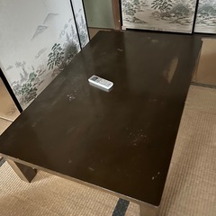古いテーブル