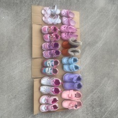 子供用シューズ