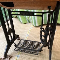 足踏みミシン  レトロ調の画像