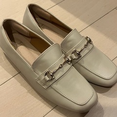 ほぼ未使用品　ローファー　フラットシューズの画像