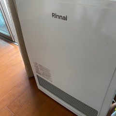 【2シーズン使用のみ】　リンナイ　ガスFF暖房機  ガスヒーター　の画像
