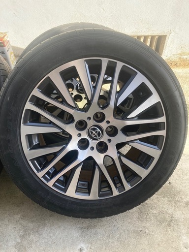 ベルファイア30タイヤとホイール